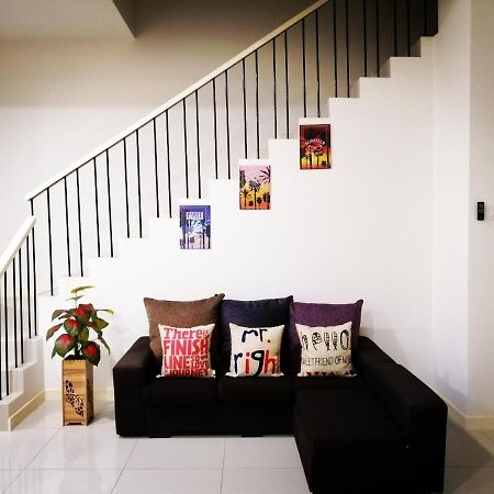 A&D Home-Stay @Kota Warisan, Sepang Exterior foto