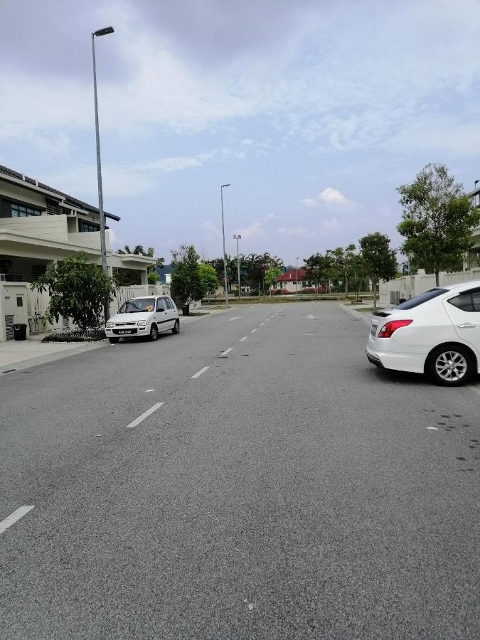 A&D Home-Stay @Kota Warisan, Sepang Exterior foto